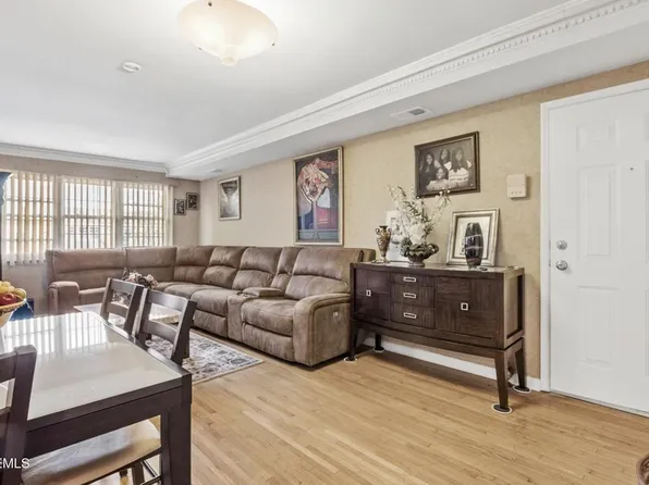 390 College Dr Unit 390, Edison, NJ 08817