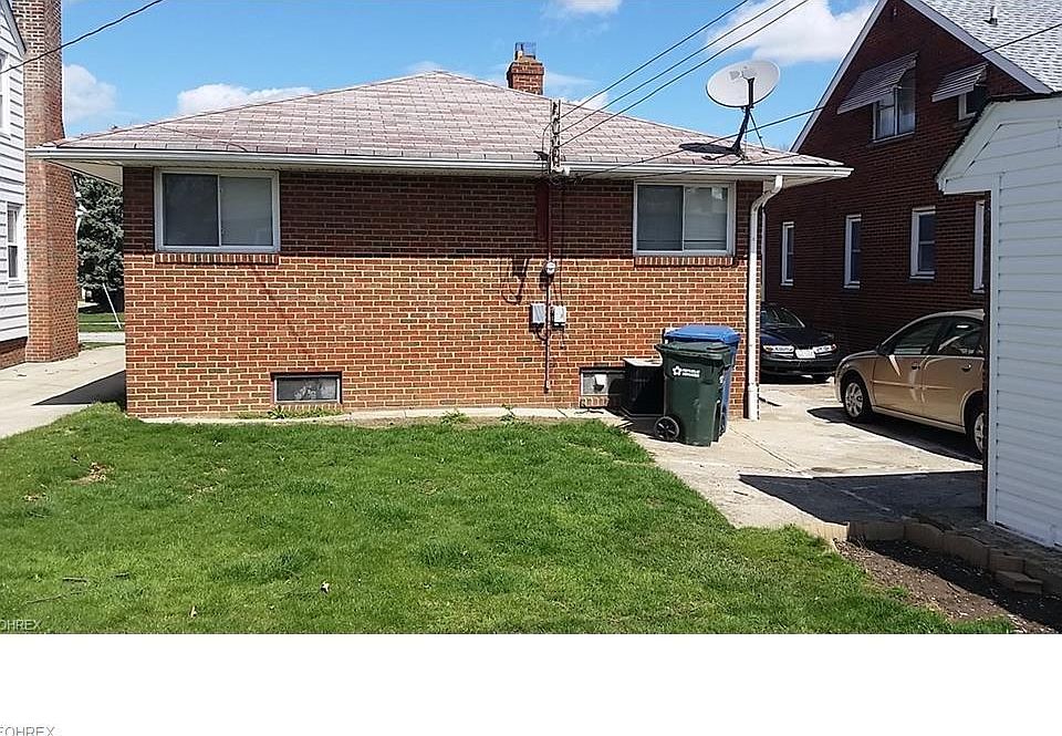 2nd image of 2903 Brookview Blvd