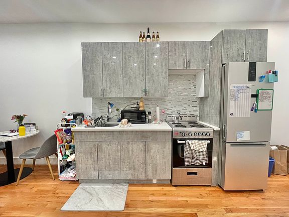 3rd image of 788 Park Pl APT 7