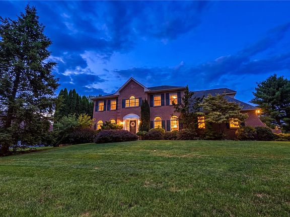 3rd image of 3724 Canterbury Rd