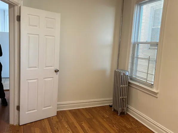 725 Garfield Avenue image 10 of 36