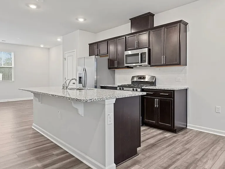 2427 Kasota Ln — Photo 37