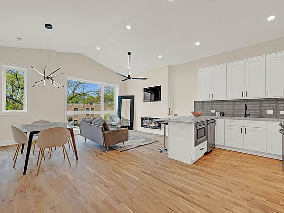2nd image of 4607 S Saint Lawrence Ave #3