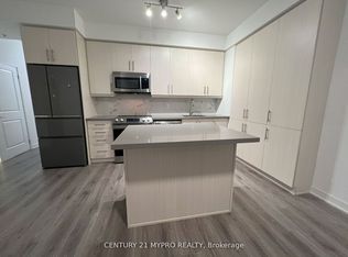 75 Oneida Cres #401, Richmond Hill, ON L4B 0H3