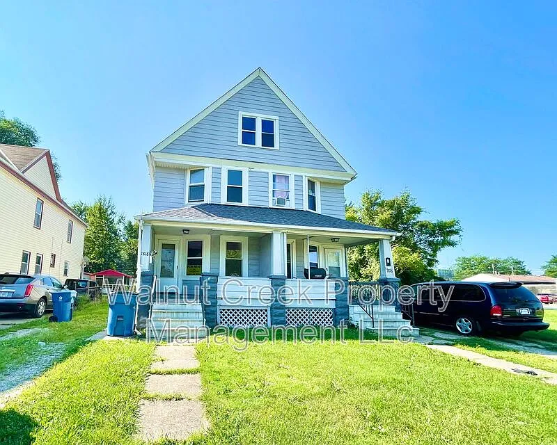 3 bed, 1.0 bath, 1098 sqft, $1,195 — Photo 2