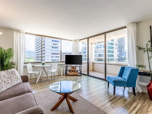 2410 Cleghorn St APT 802, Honolulu, HI 96815