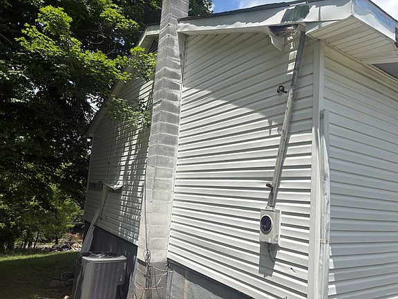 2nd image of 3733 Largen Hill Ct