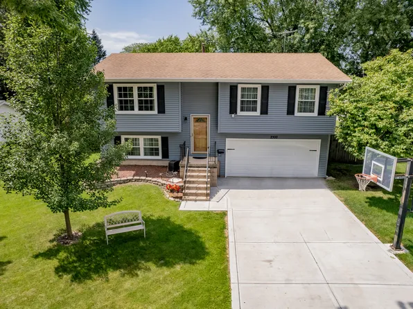 2300 Candleberry Ln, Aurora, IL 60506