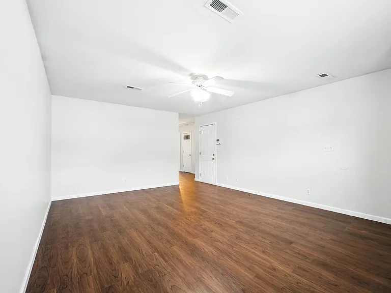 256 Executive Ave #A — Photo 5