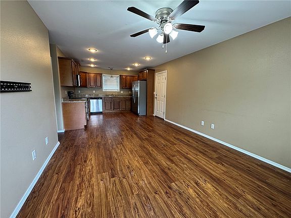 2nd image of 1009 E G St