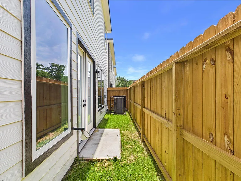 3748 Corder St — Photo 28