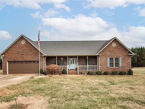 2nd image of 230 Meadow Oaks Dr