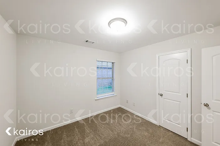 147 Nottingham Way — Photo 11