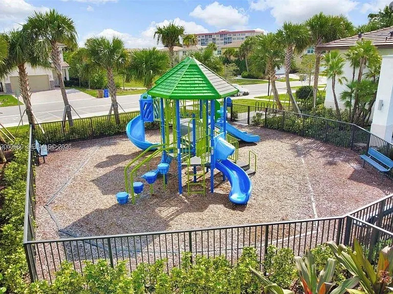 4110 Bonita Way — Photo 22