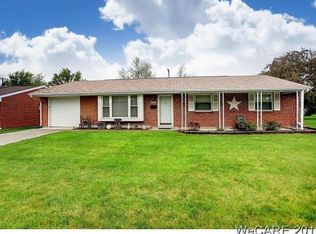 602 Meadowbrook Dr, Lima, OH 45801