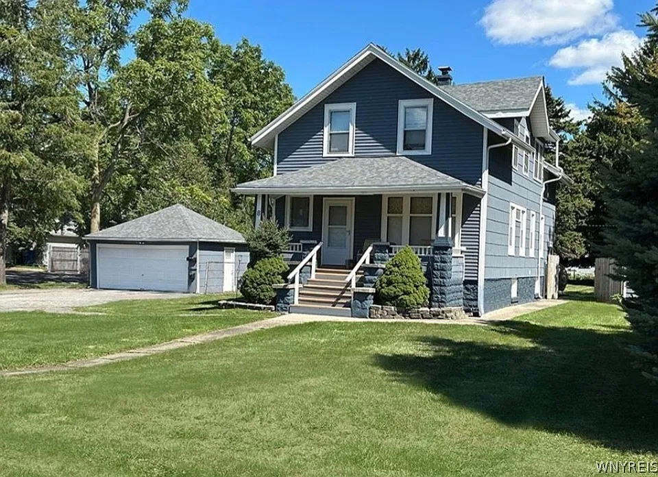 8 Melrose Rd #LOWER