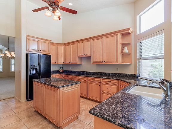 4th image of 4669 E Palo Brea Ln
