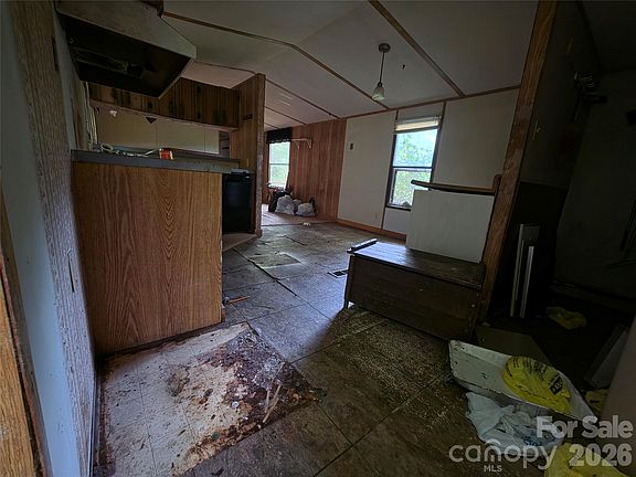 5th image of 40 Gunches Dirt Rd