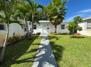 230 NE 3rd St #1, Hallandale Beach, FL 33009