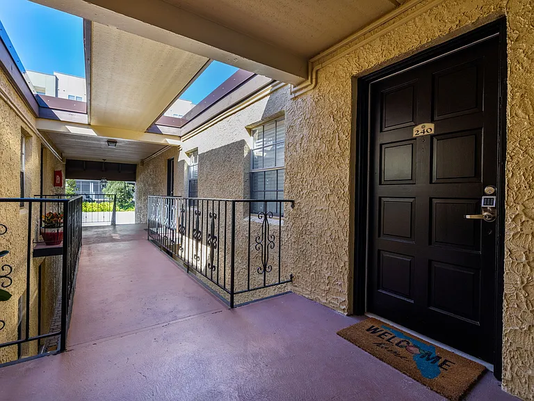 106 Alameda Ct #240 — Photo 35