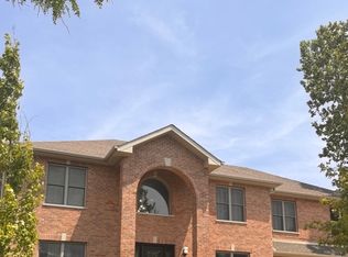 805 S Chatham Ave, Addison, IL 60101