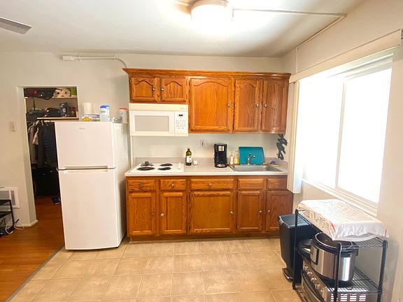3rd image of 1734 Barry Ave APT 4