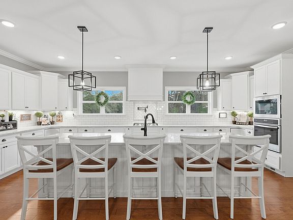 3rd image of 8703 Skybrook Dr