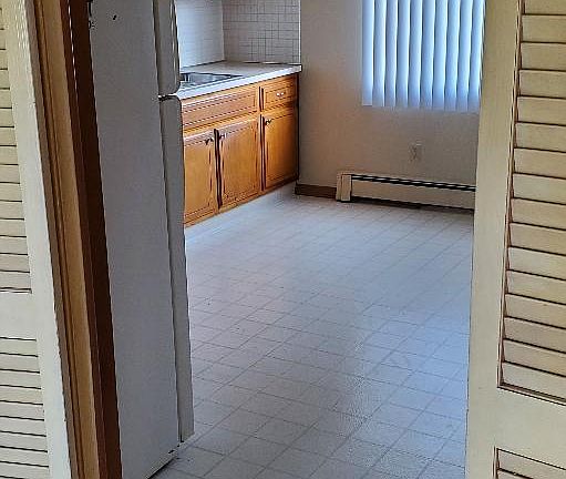 4th image of 4000 Fruitland Dr