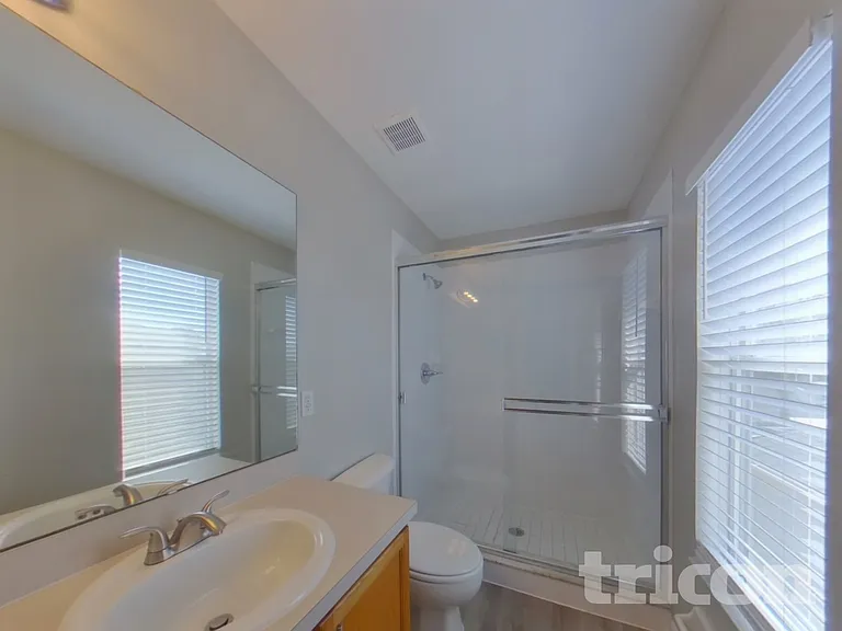 1443 Sherbourne St — Photo 7