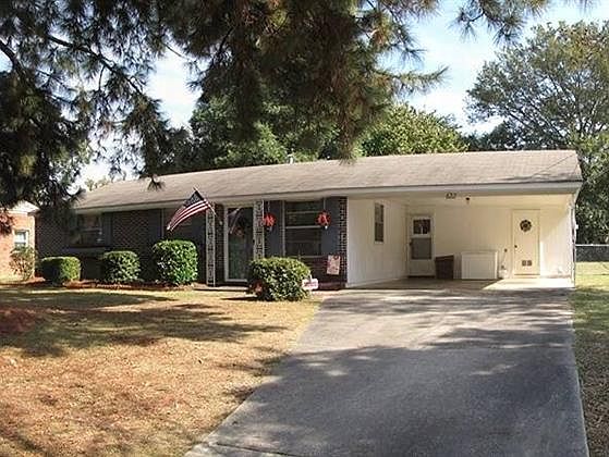2nd image of 622 Boxwood Rd