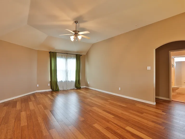 11921 Kingsville Dr — Photo 19