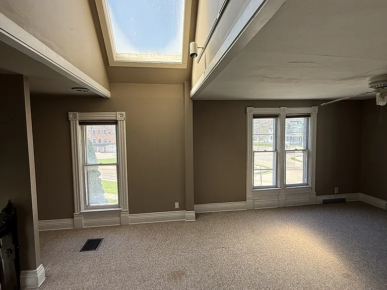 1021 Harlem Blvd #2 — Photo 16