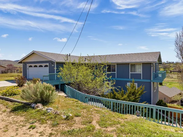 22212 McCarthy Dr, Tehachapi, CA 93561
