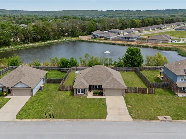1058 Macy Ln, Elkins, AR 72727