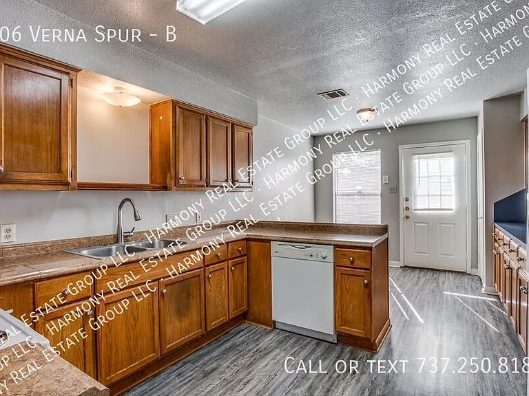 106 Verna Spur #B — Photo 8