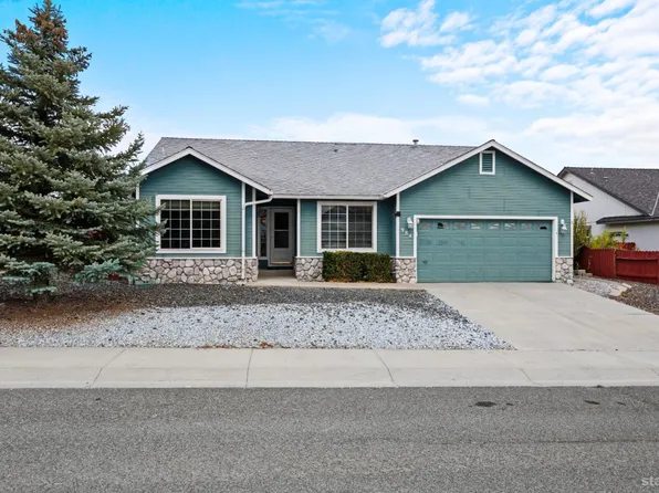 984 Desert Dr, Carson City, NV 89705