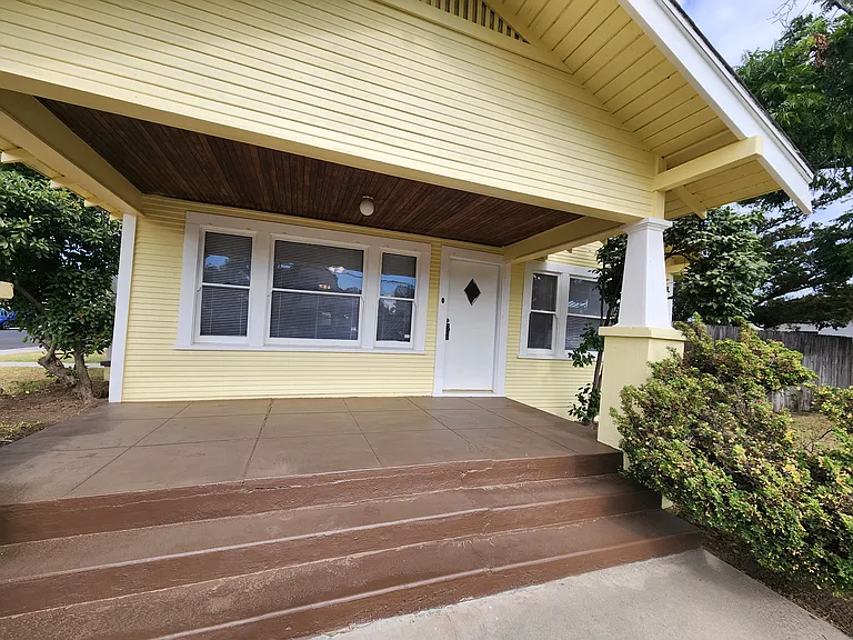 401 N Cherry St — Photo 3