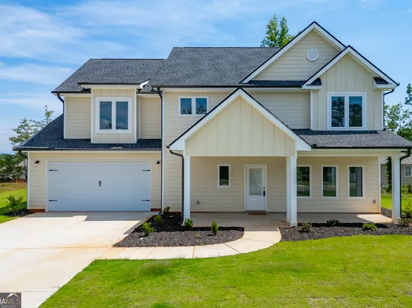104 Boulder Dr, Toccoa, GA 30577