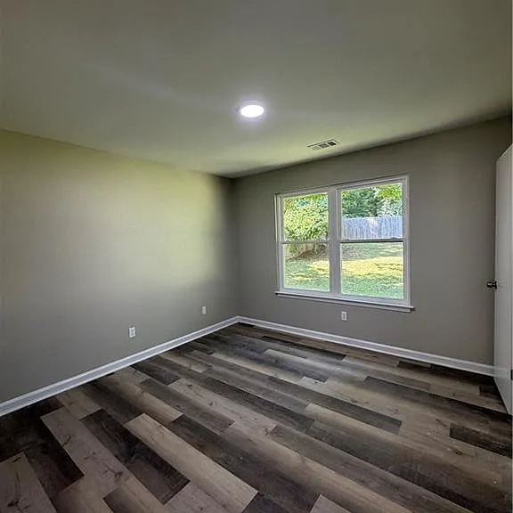 4635 Lois Dr — Photo 9