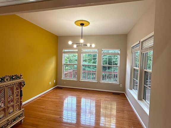 2nd image of 2577 Sutters Mill Dr