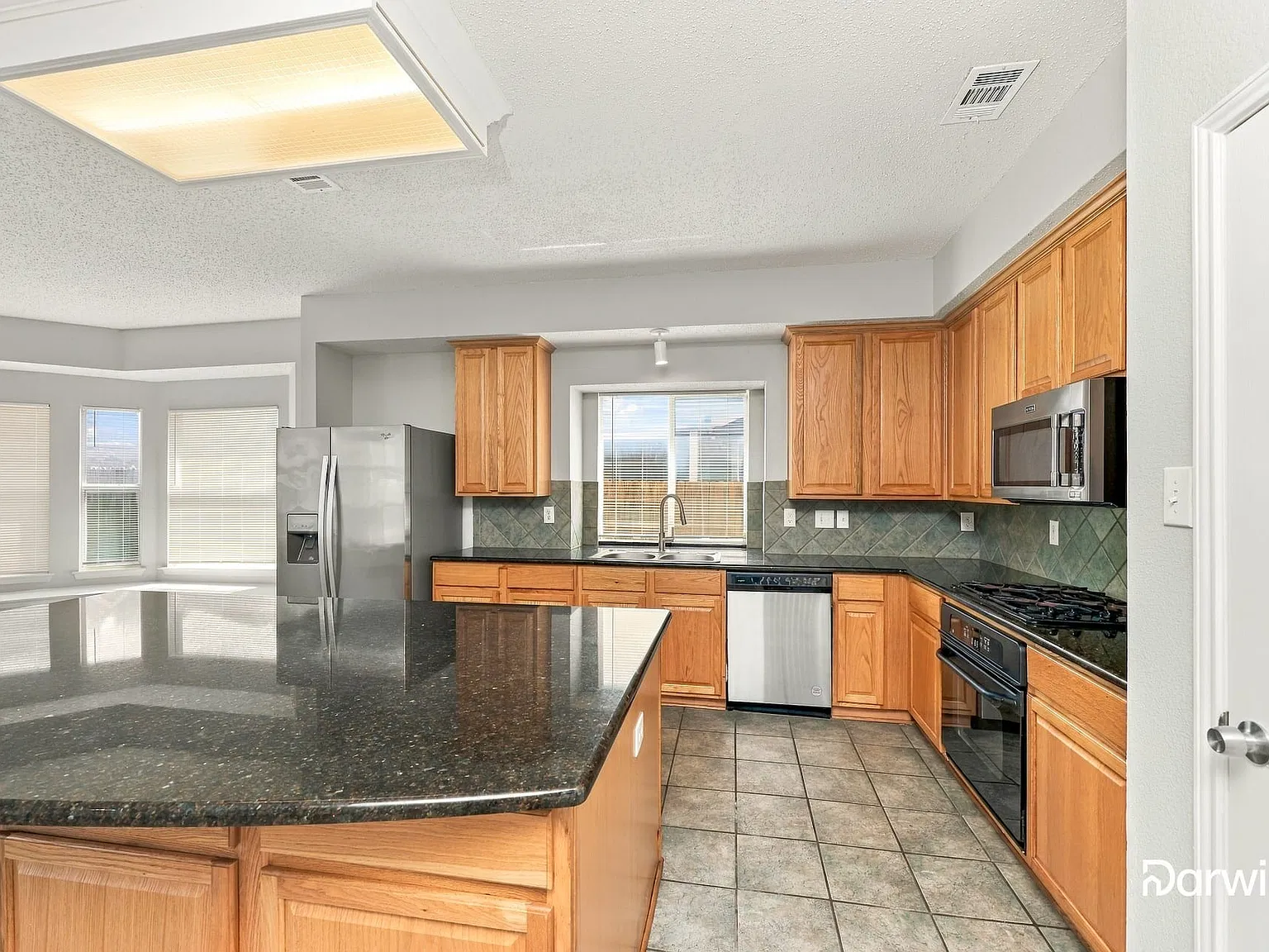 5 bed, 3.5 bath, 3498 sqft, $2,865 — Photo 4