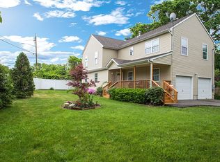 30 Floral Ave, Huntington, NY 11743