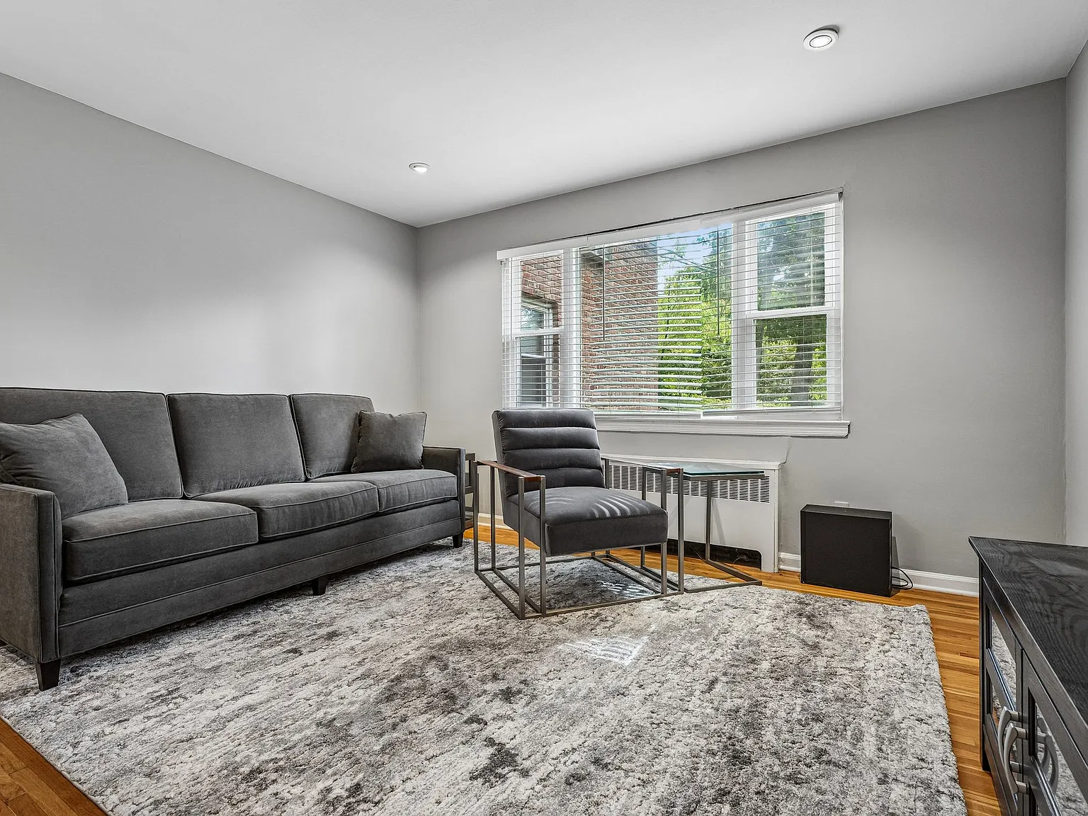 1 bed, 650 sqft, $2,050 — Photo 3
