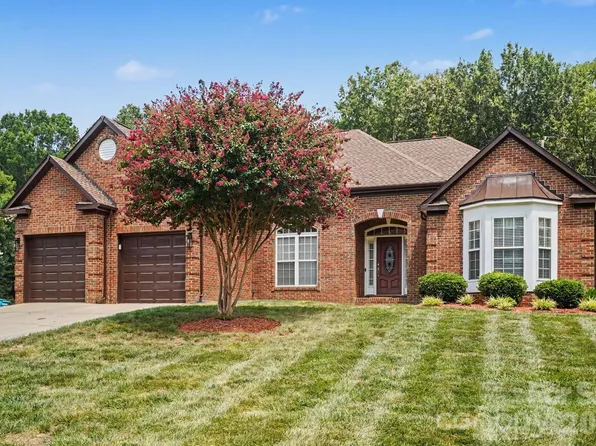 1523 Sweetgum Ln, Matthews, NC 28105
