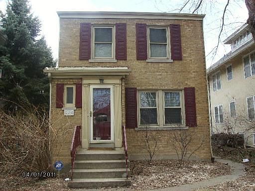 1st image of 228 N Lombard Ave