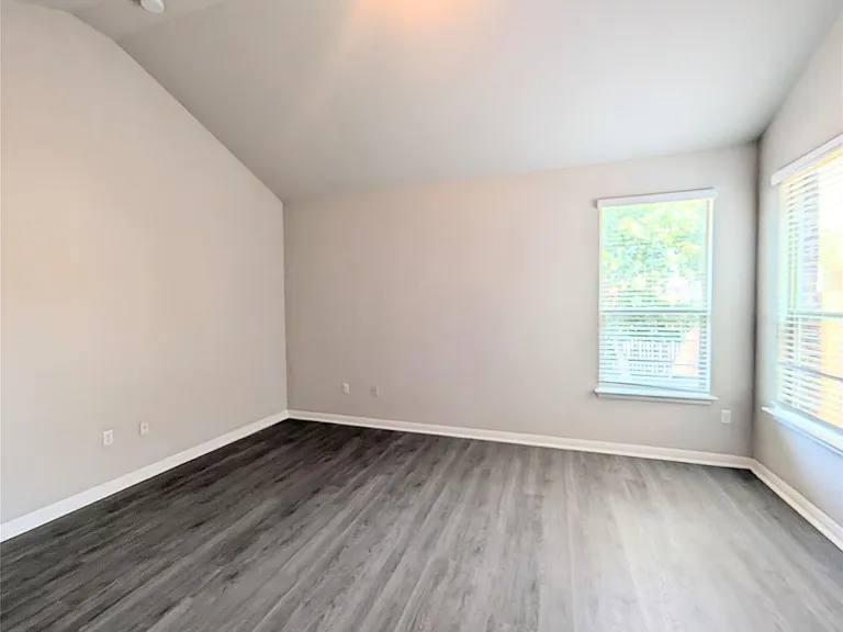 11000 Bruneau Trl — Photo 6