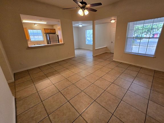 4th image of 3752 Oldenburg Ln