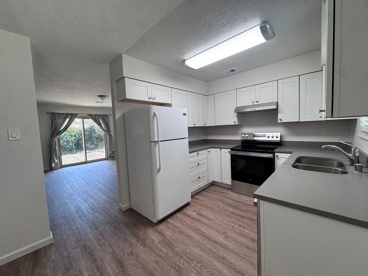 Fully Renovated Northeast Heights Home! — Photo 4