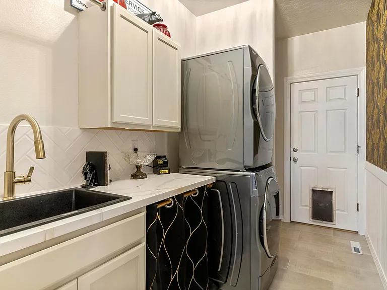 Laundry included