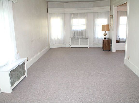 Lg. liv/din w/new carpeting...